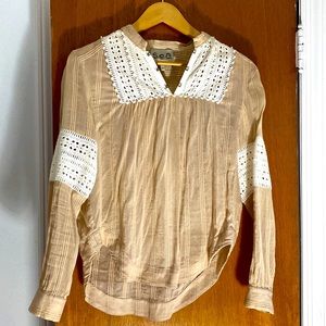 Sea New York peach and white blouse